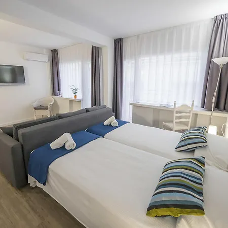 Отель Victoria Льорет-де-Мар