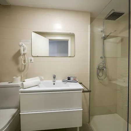 Отель Victoria Льорет-де-Мар